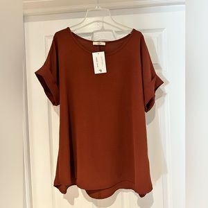 Entro cuffed sleeve elevated T-shirt